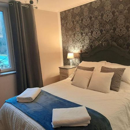 Les Roches Chambre D'Hotes Servant Exteriör bild