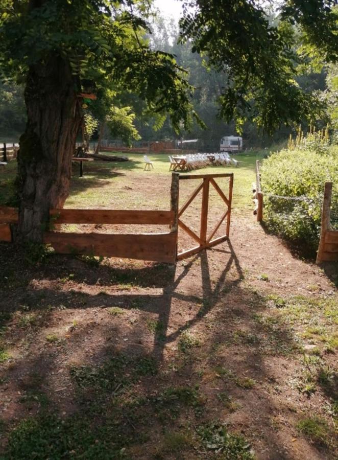Les Roches Chambre D'Hotes Servant Exteriör bild